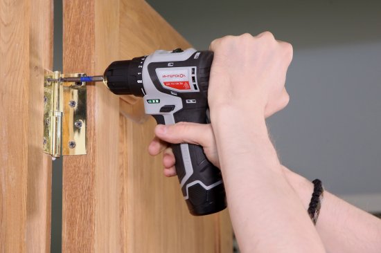 Дрель-шуруповерт аккумуляторная бесщеточная Интерскол ДА-10/12В 687.1.2.70 МиниМАКС, 12 В Li-ion 2x1.5 Ач