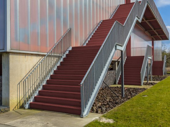 Эмаль для пола Brite Betoplus полуматовая цвет оксидно-красный 1.9 кг