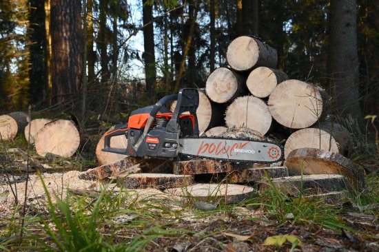 Пила бензиновая Daewoo DACS 4500 3.2 л.с. 40 см