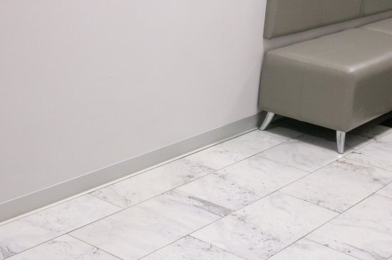 Плинтус напольный высота 60 мм, длина 2.5 м